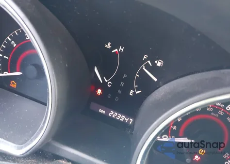 2010 Toyota Highlander Limited V6 z USA, uszkodzony, nr VIN 5TDDK3EH5AS011487